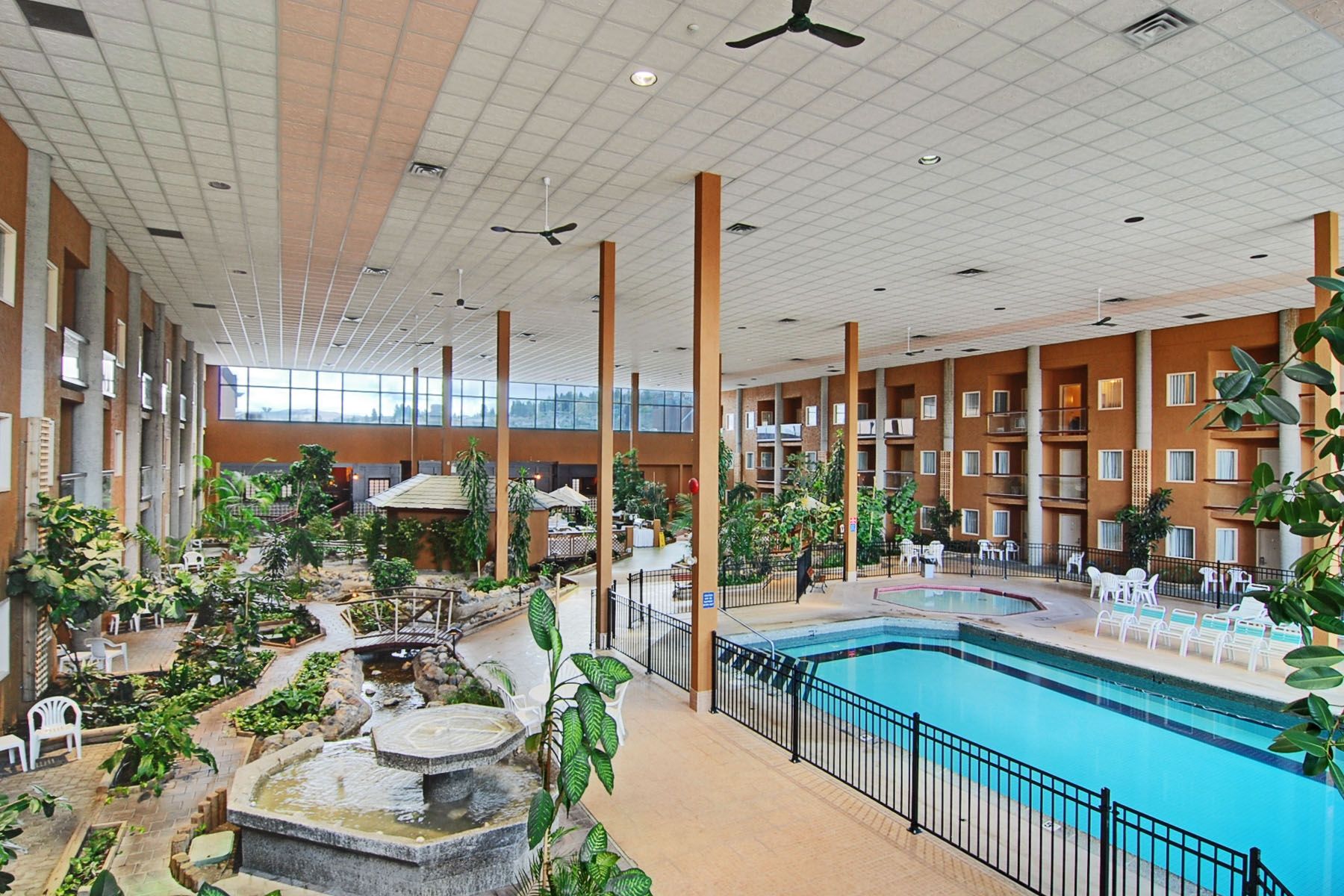 Coast Kamloops Hotel & Conference Centre Exteriör bild
